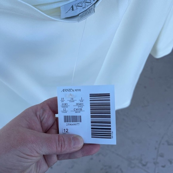 Vintage Casual Corner Women’s Two-Piece Suit in White - Picture 6 of 8